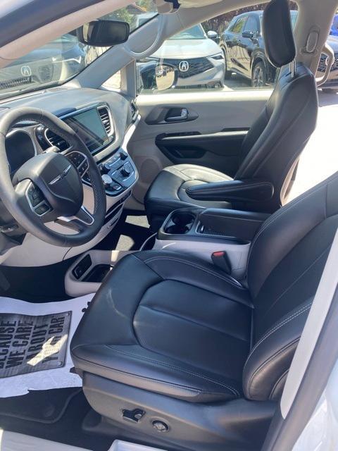 used 2024 Chrysler Pacifica car, priced at $29,895
