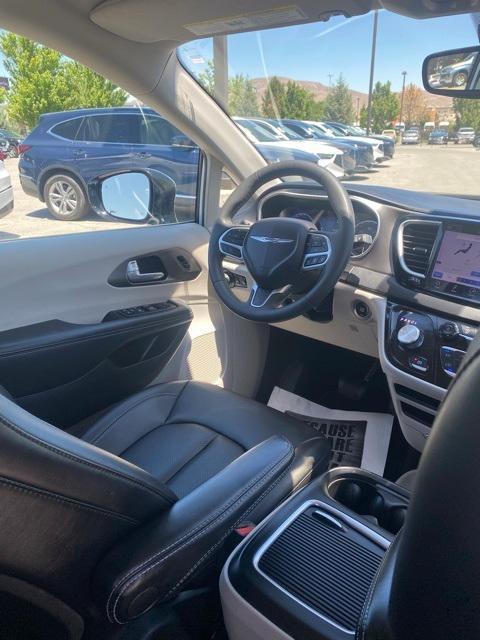 used 2024 Chrysler Pacifica car, priced at $29,895