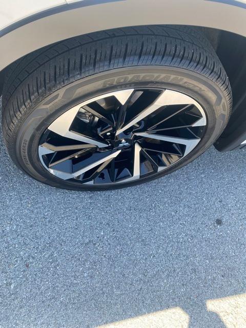 used 2024 Mitsubishi Outlander car, priced at $26,885