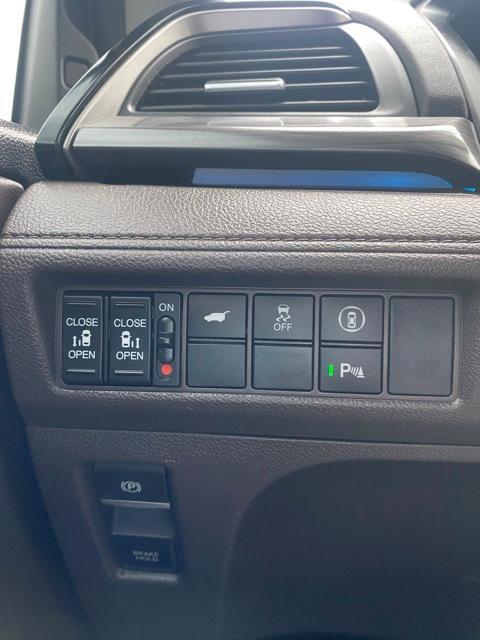 used 2023 Honda Odyssey car, priced at $37,885