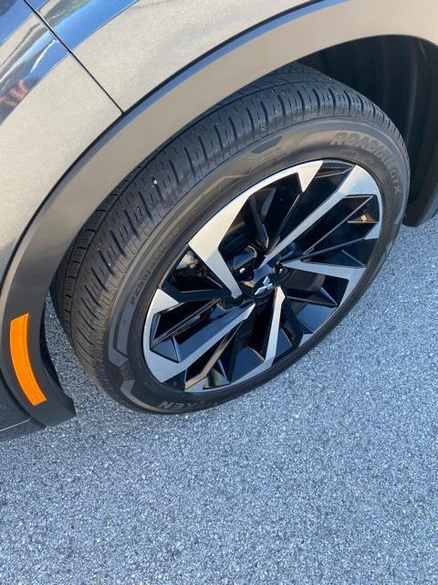 used 2024 Mitsubishi Outlander PHEV car, priced at $32,185