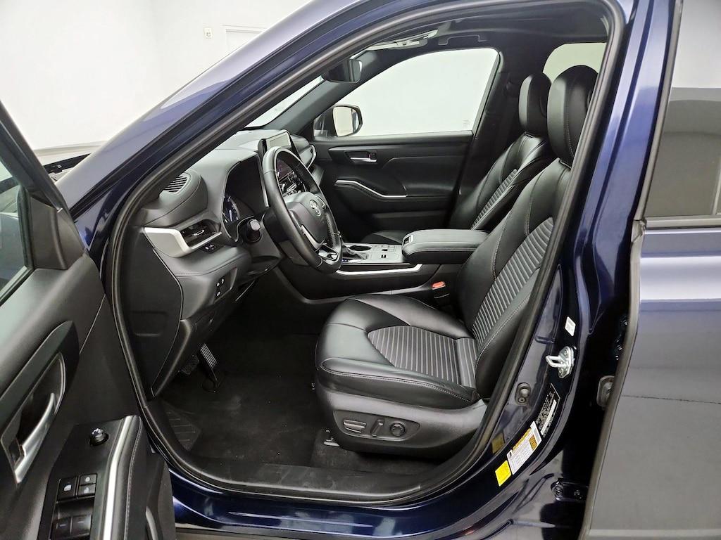 used 2024 Toyota Highlander car, priced at $38,998