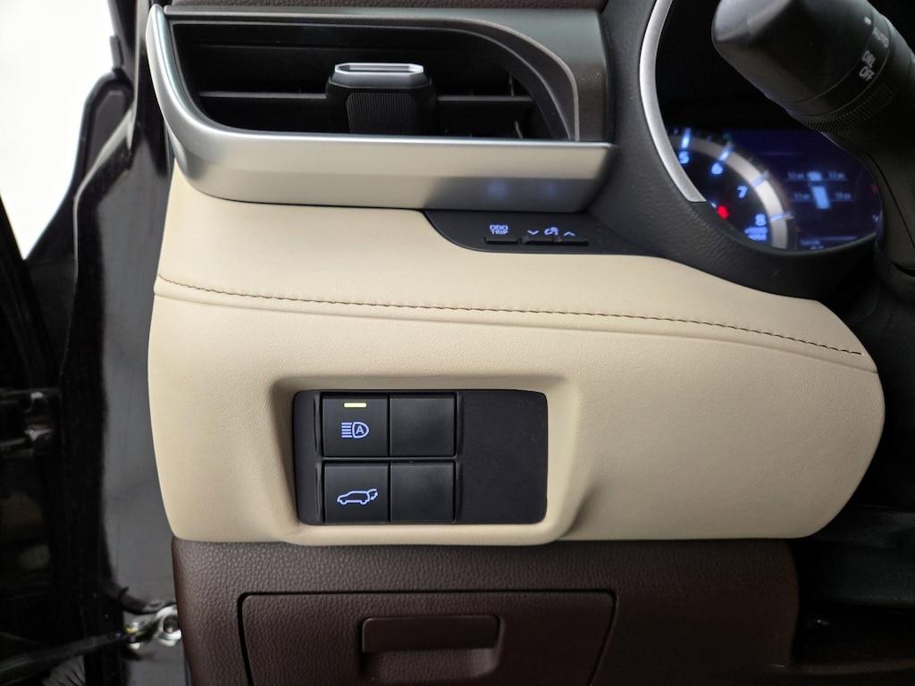 used 2022 Toyota Highlander car, priced at $35,998
