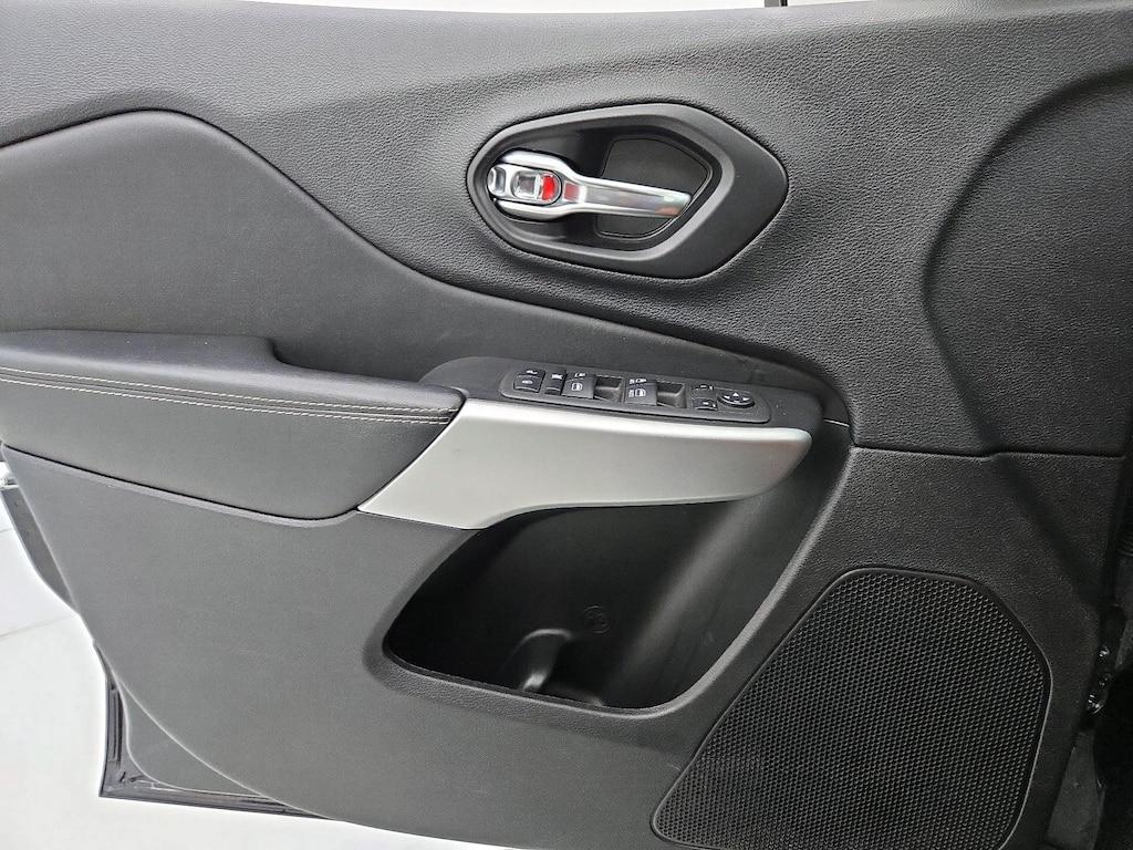 used 2022 Jeep Cherokee car, priced at $22,998