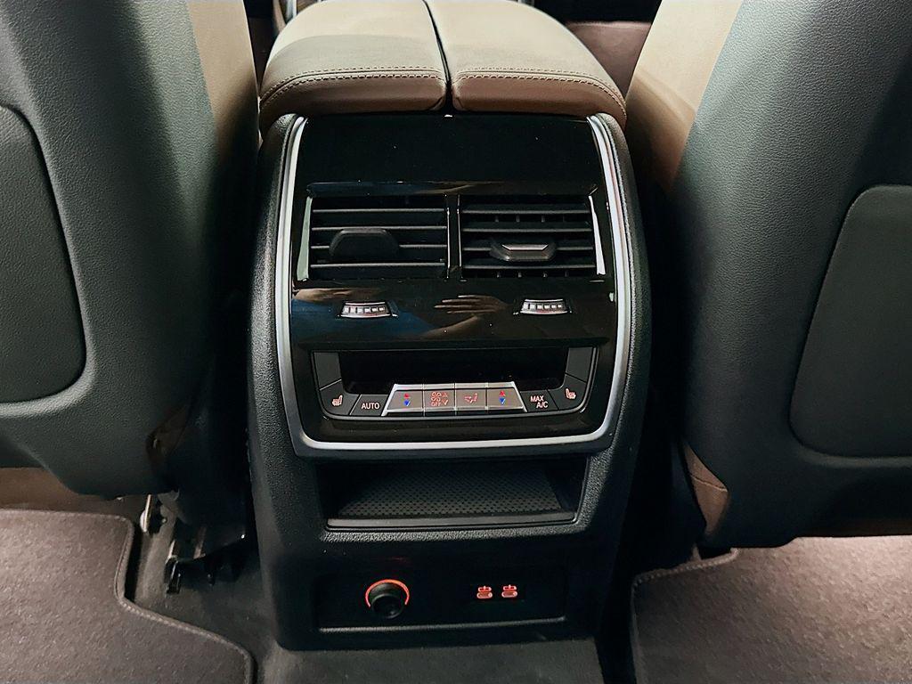 new 2026 BMW X7 car, priced at $106,085