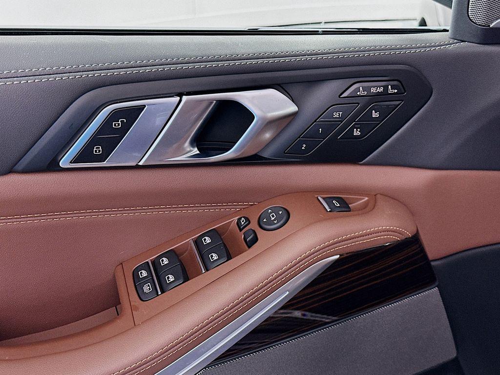 new 2026 BMW X7 car, priced at $106,085