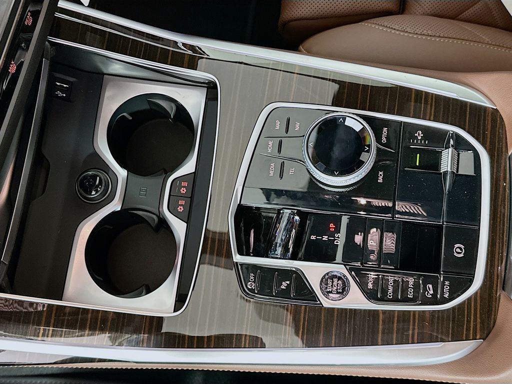 new 2026 BMW X7 car, priced at $106,085