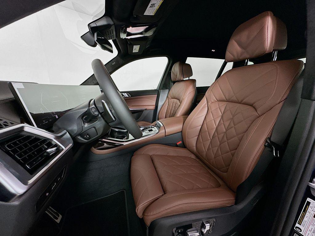 new 2026 BMW X7 car, priced at $106,085