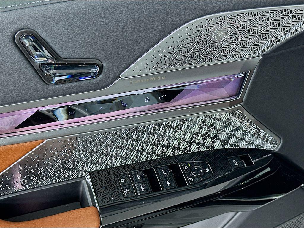 new 2025 BMW 760 car, priced at $143,180