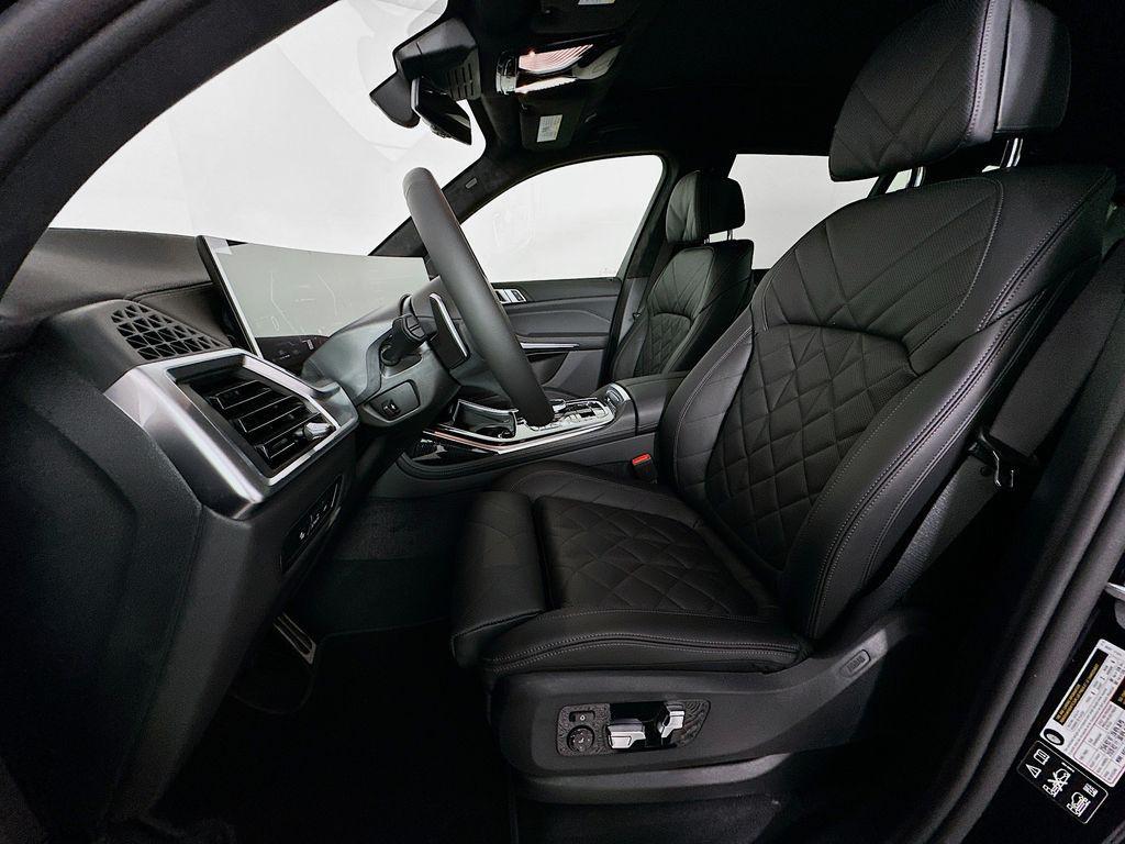 new 2026 BMW X7 car, priced at $98,260