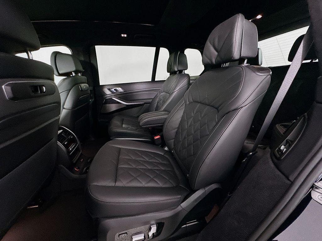 new 2026 BMW X7 car, priced at $98,260