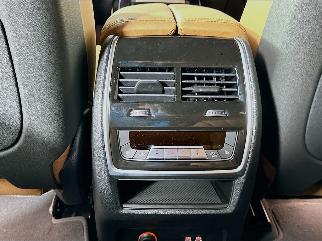 new 2026 BMW X7 car, priced at $100,585