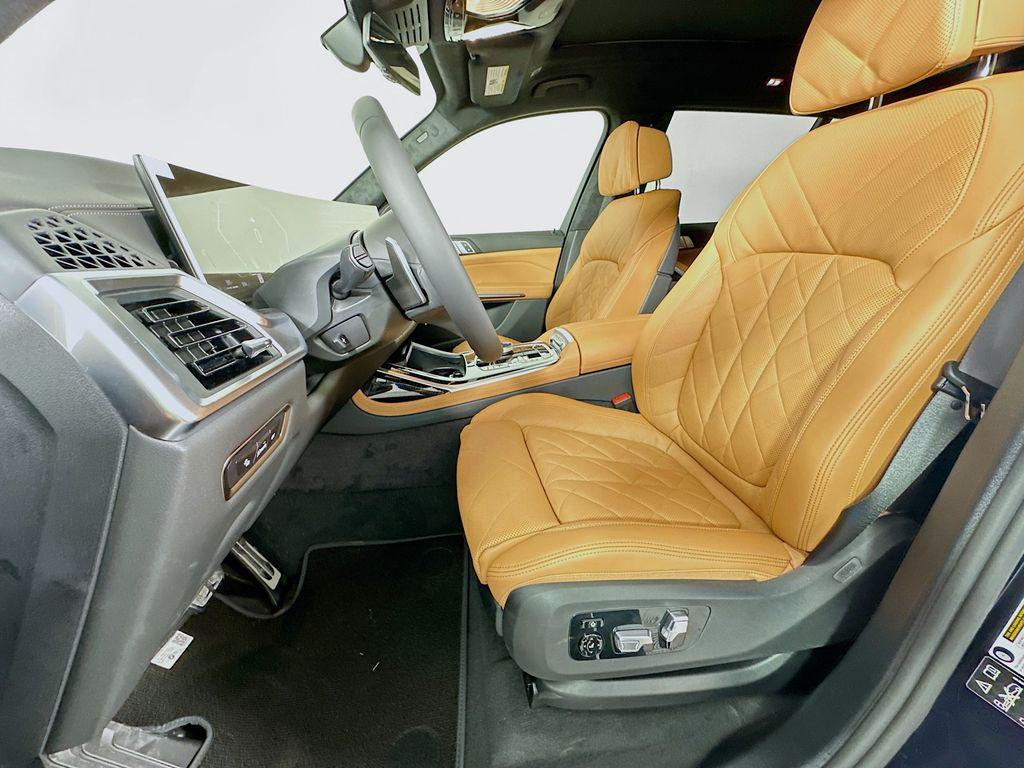 new 2026 BMW X7 car, priced at $100,585