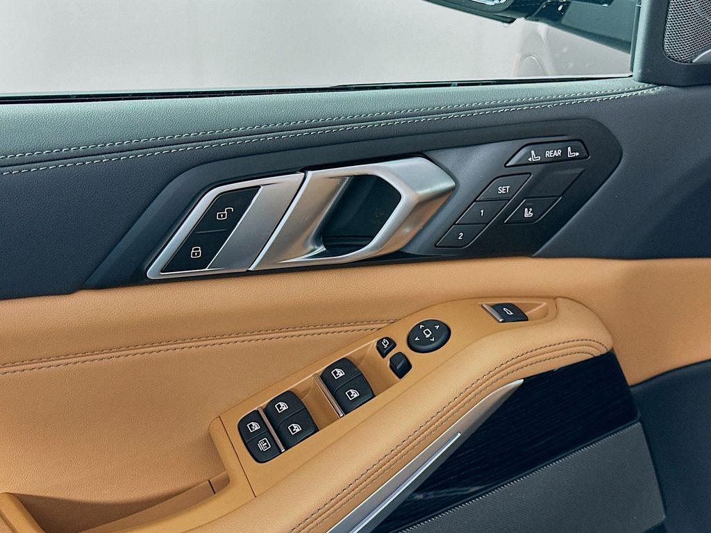new 2026 BMW X7 car, priced at $100,585