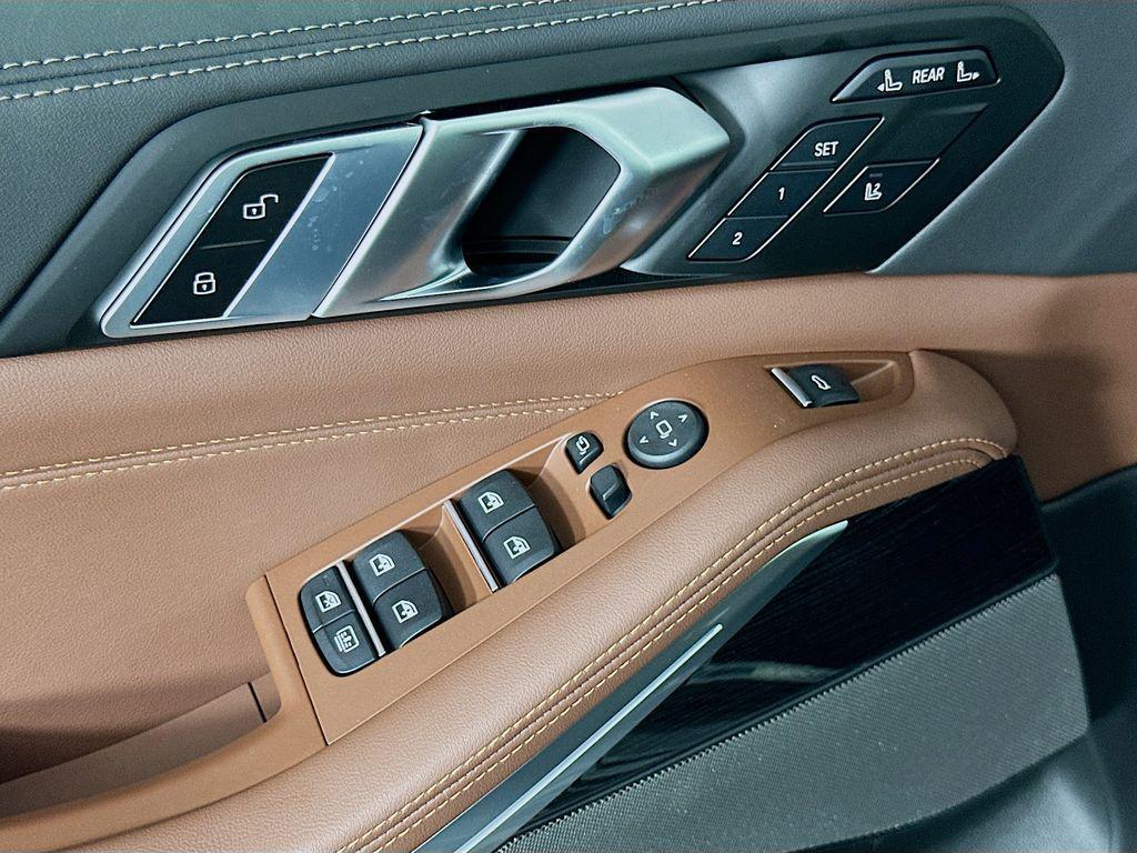 new 2026 BMW X7 car, priced at $99,705
