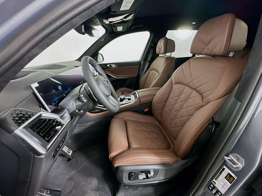 new 2026 BMW X7 car, priced at $99,705