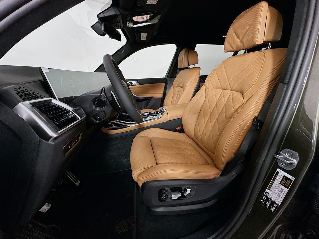 new 2026 BMW X7 car, priced at $101,185