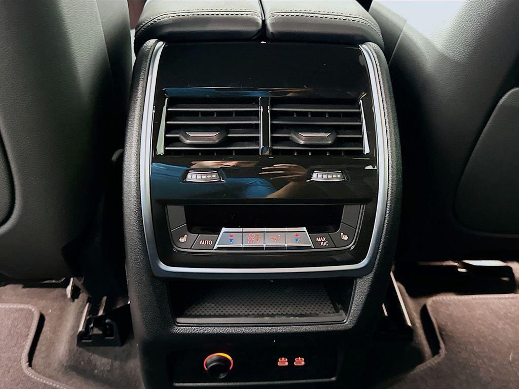 new 2026 BMW X7 car, priced at $96,275