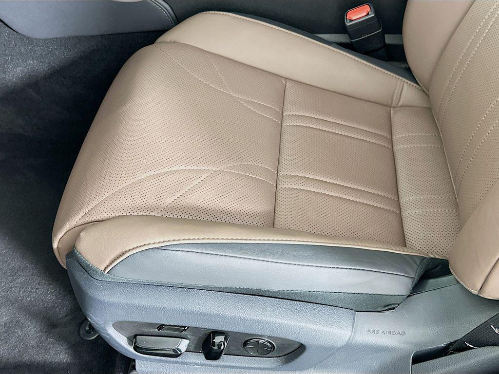 used 2025 Lexus ES 350 car, priced at $46,831