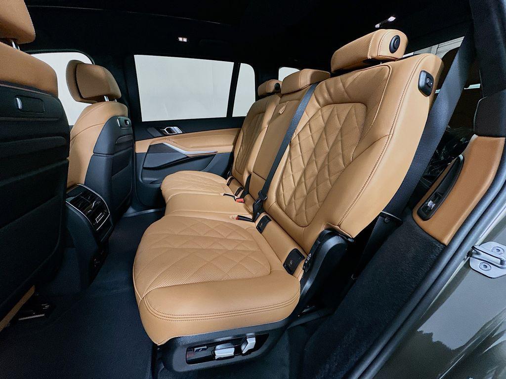 new 2026 BMW X7 car, priced at $102,685