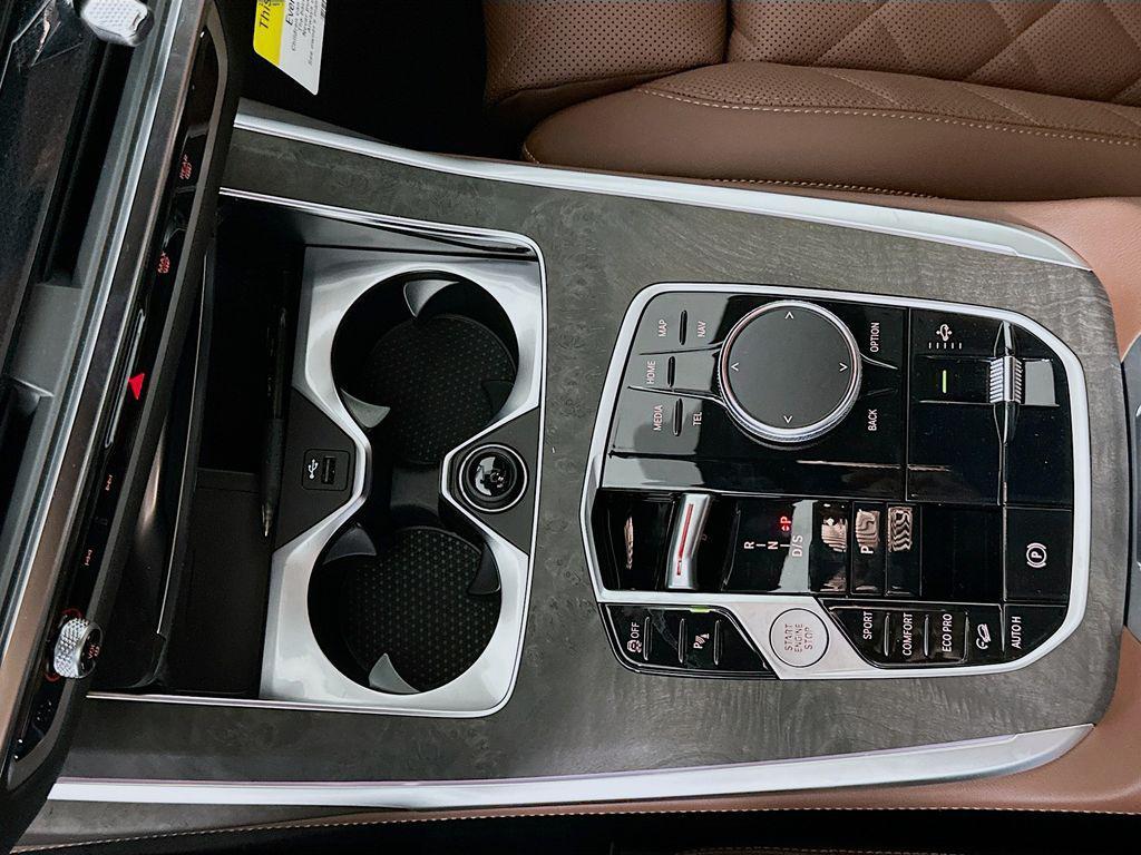 new 2026 BMW X7 car, priced at $100,535