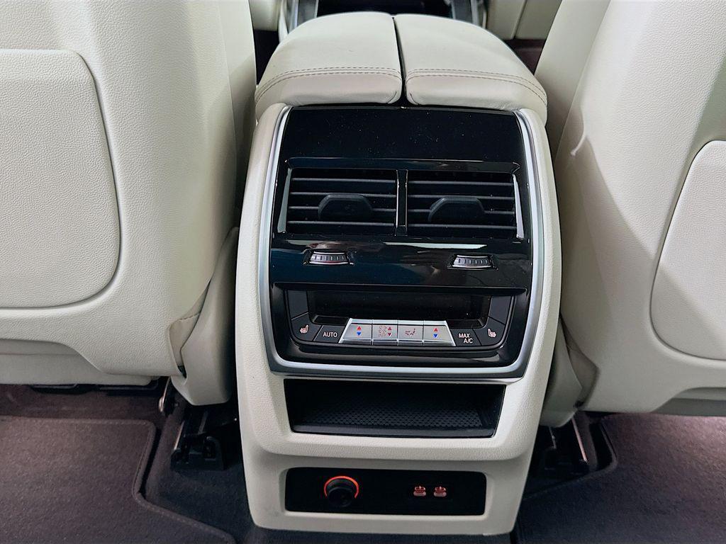 new 2026 BMW X7 car, priced at $110,385