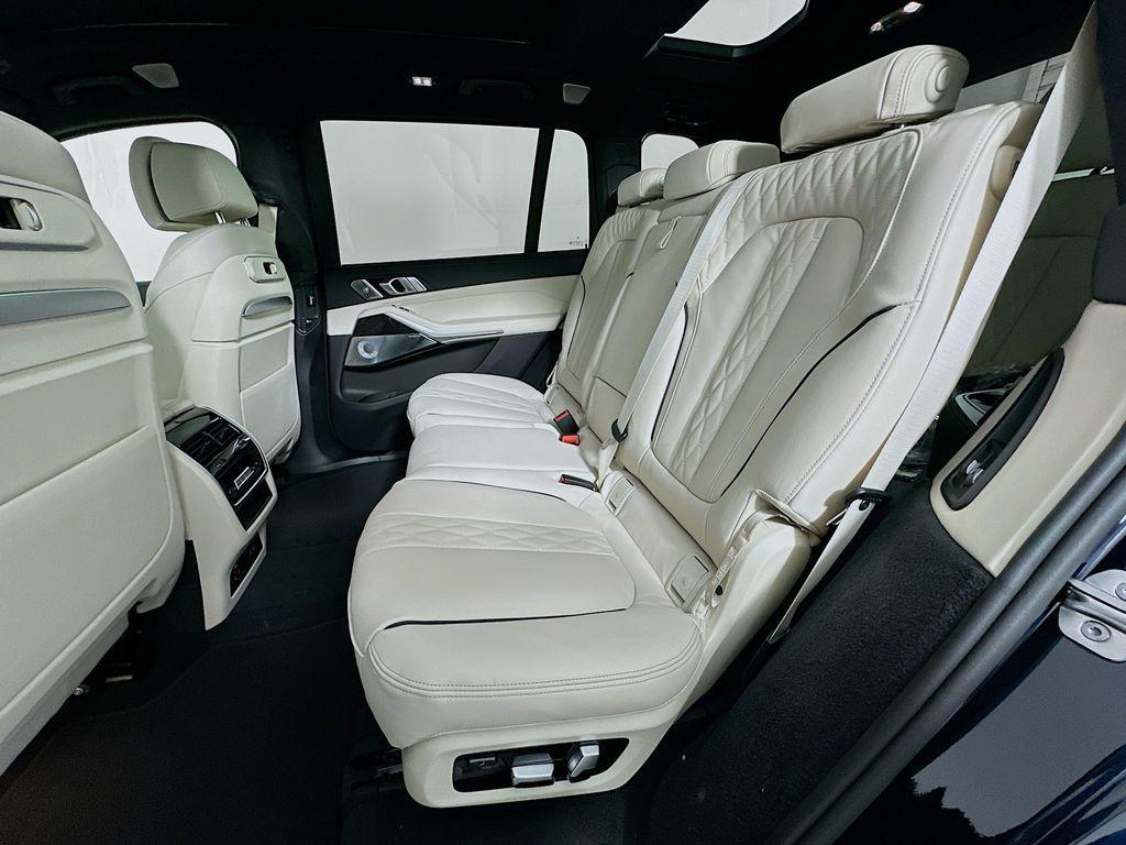 new 2026 BMW X7 car, priced at $110,385