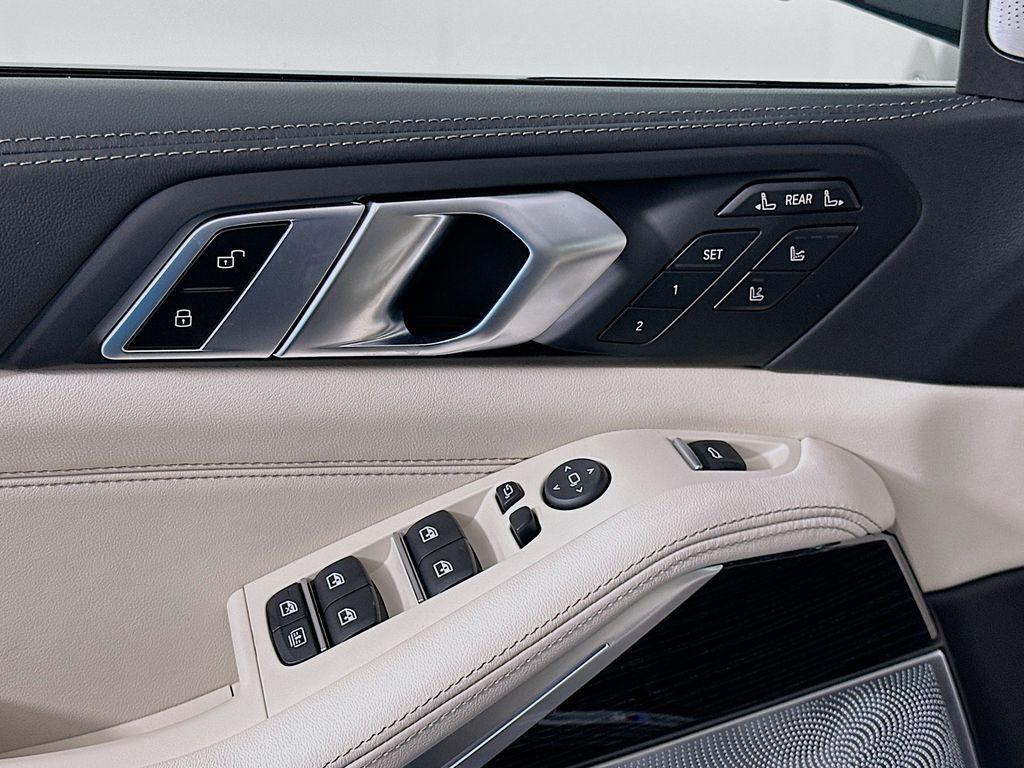 new 2026 BMW X7 car, priced at $110,385