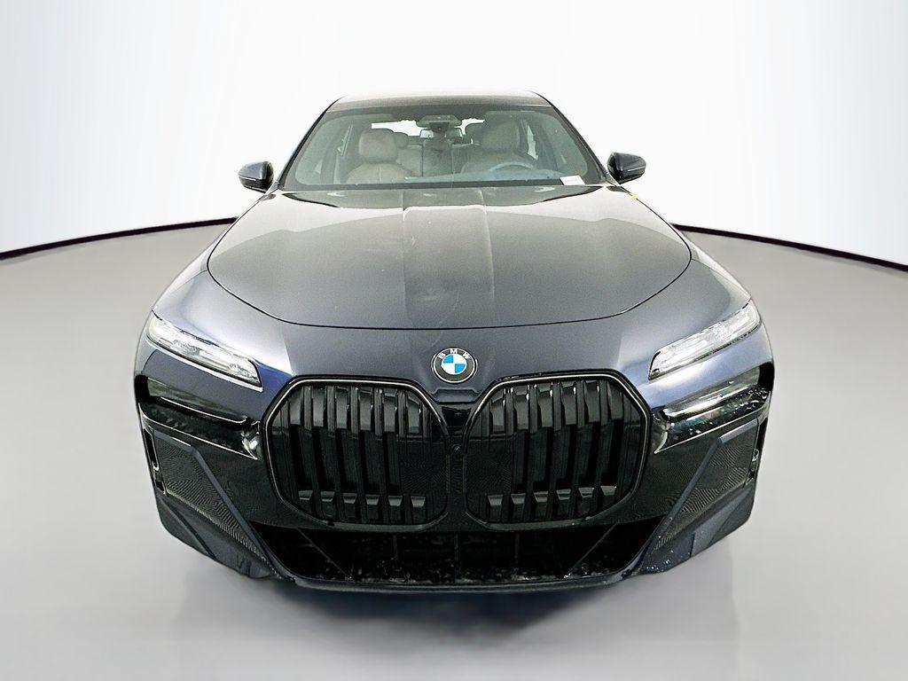 new 2025 BMW 760 car, priced at $139,650