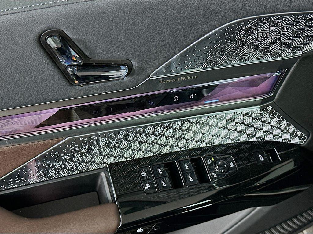 new 2025 BMW 760 car, priced at $139,650