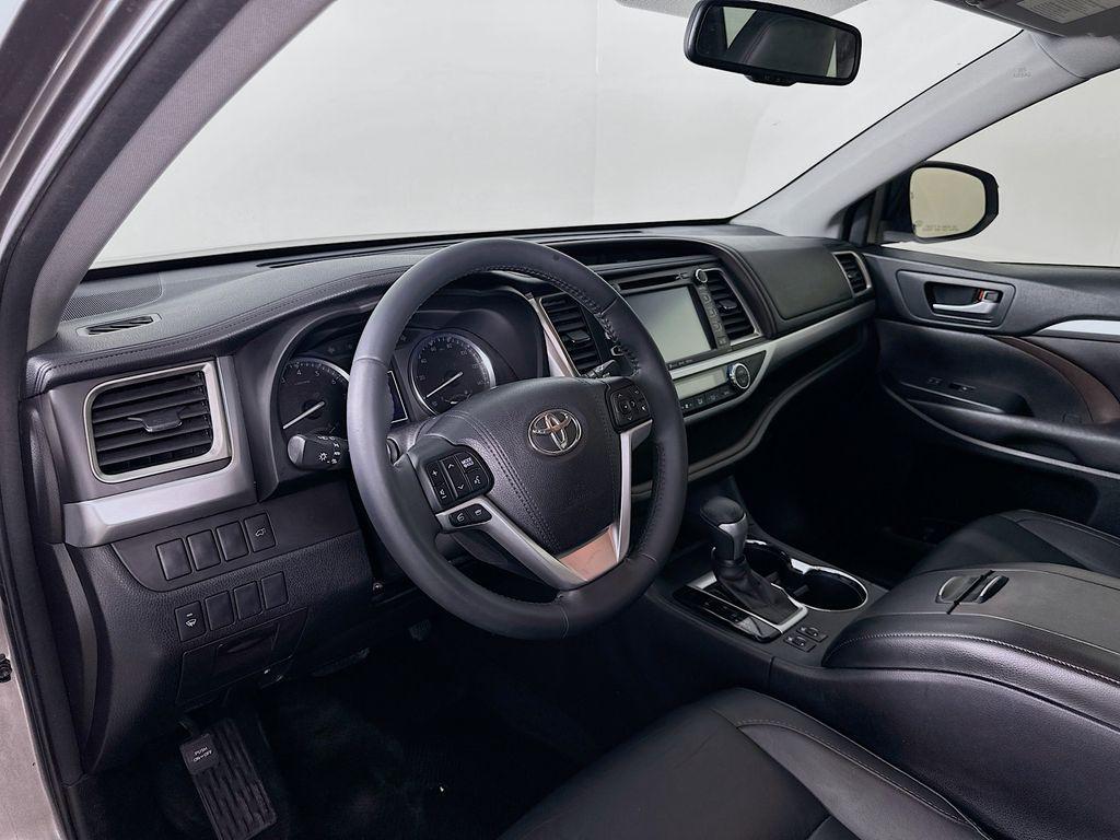 used 2016 Toyota Highlander car, priced at $17,980