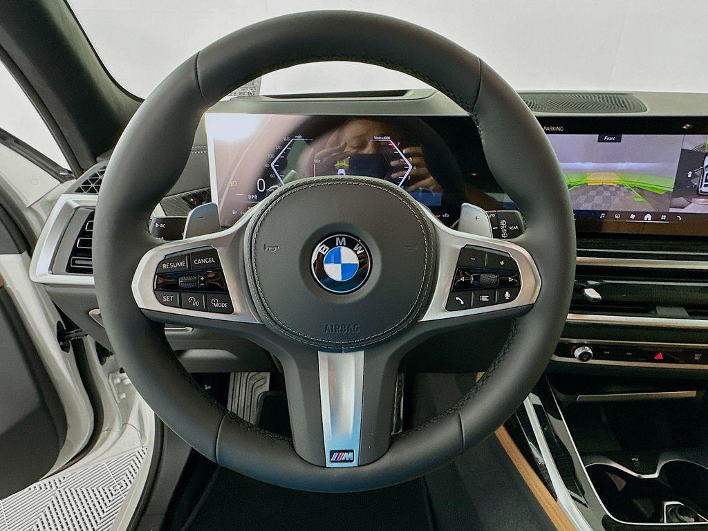 new 2026 BMW X7 car, priced at $100,535