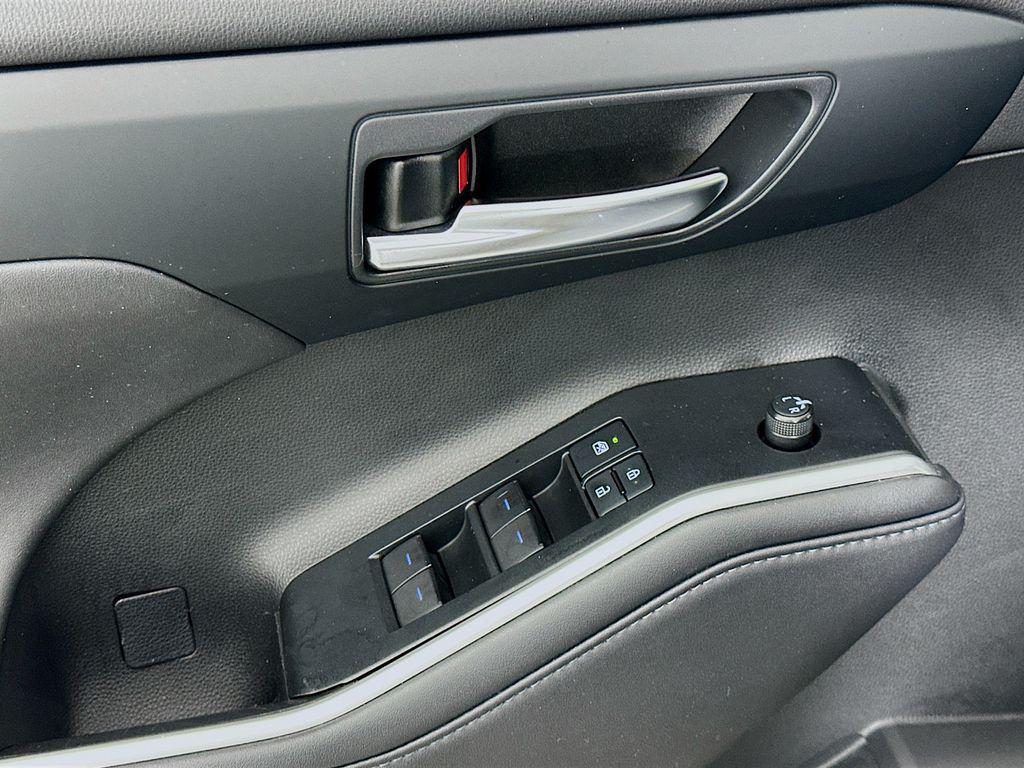 used 2020 Toyota Highlander car, priced at $25,980