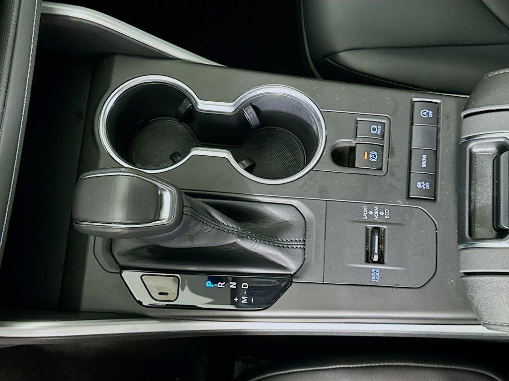 used 2020 Toyota Highlander car, priced at $25,980