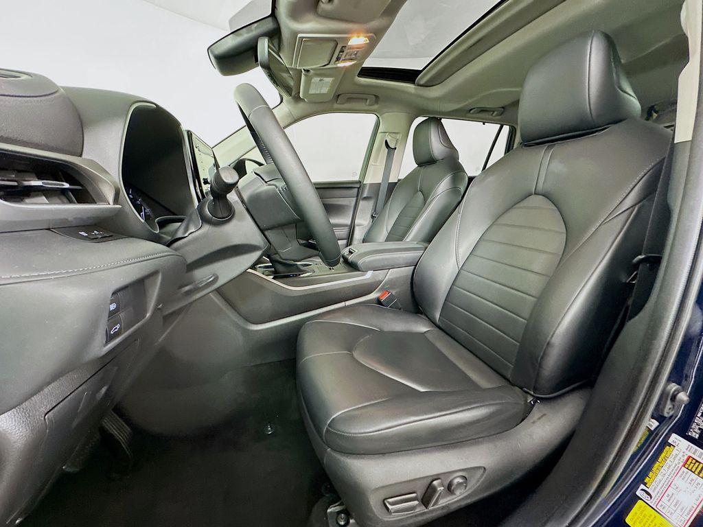used 2020 Toyota Highlander car, priced at $25,980