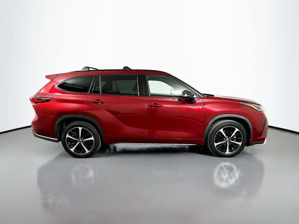 used 2021 Toyota Highlander car, priced at $28,984