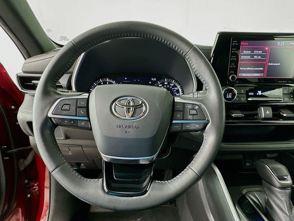 used 2021 Toyota Highlander car, priced at $28,984