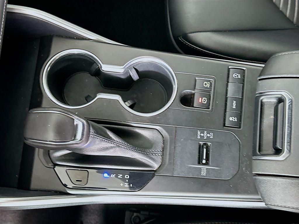 used 2021 Toyota Highlander car, priced at $28,984