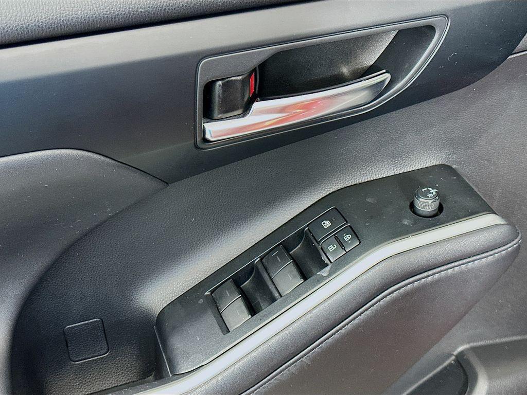 used 2021 Toyota Highlander car, priced at $28,984