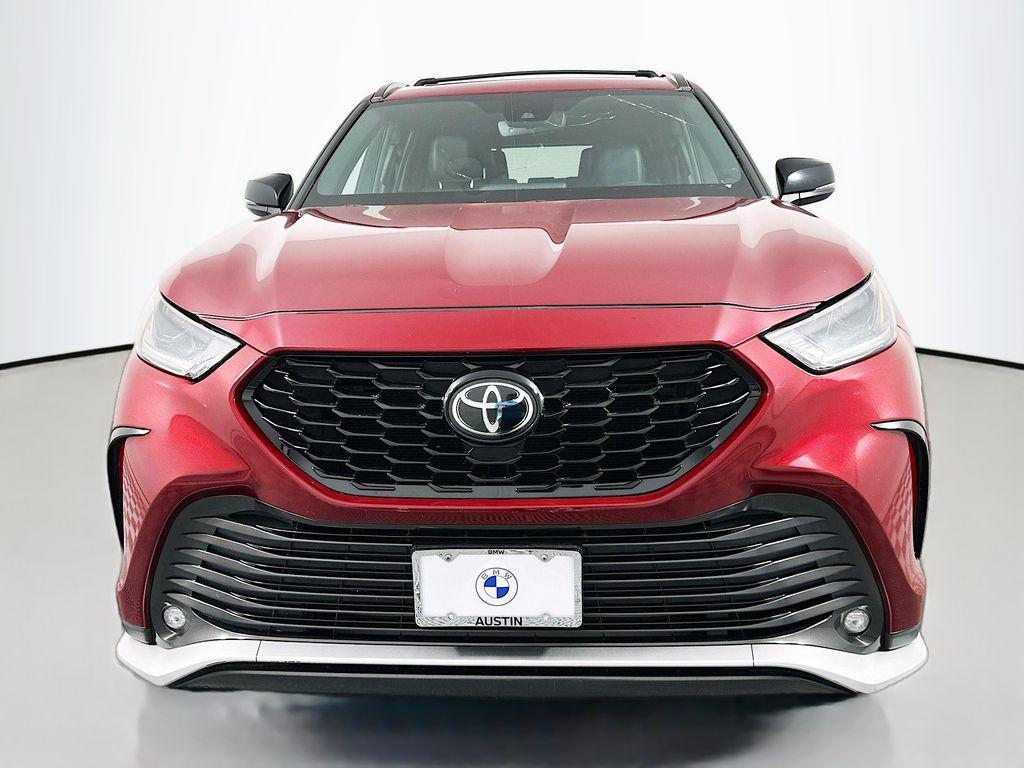 used 2021 Toyota Highlander car, priced at $28,984
