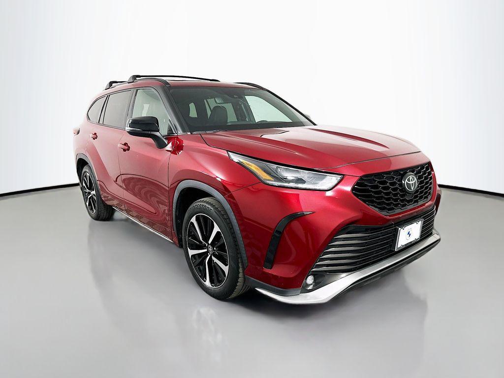 used 2021 Toyota Highlander car, priced at $28,984