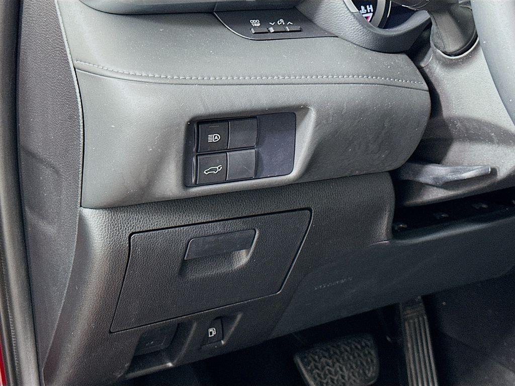 used 2021 Toyota Highlander car, priced at $28,984