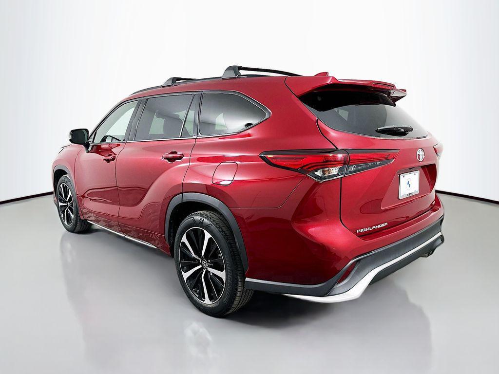 used 2021 Toyota Highlander car, priced at $28,984