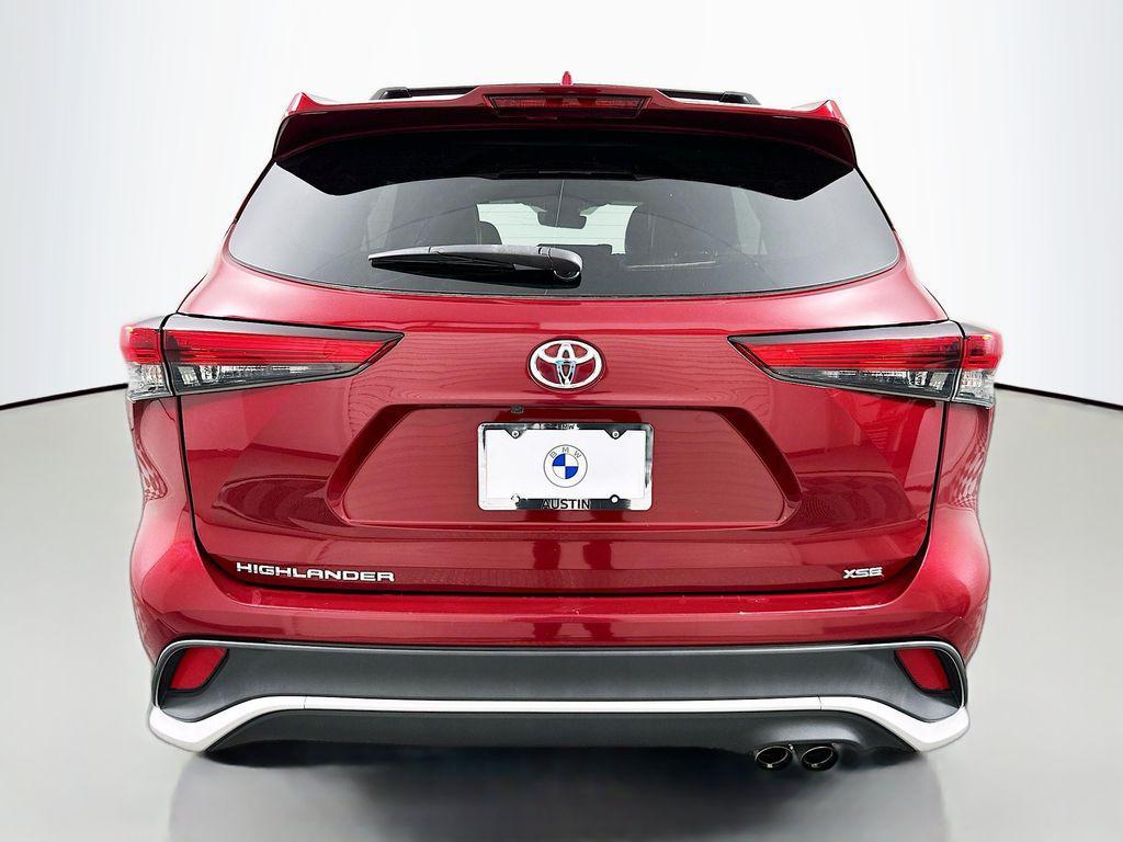 used 2021 Toyota Highlander car, priced at $28,984