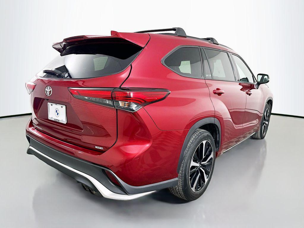 used 2021 Toyota Highlander car, priced at $28,984