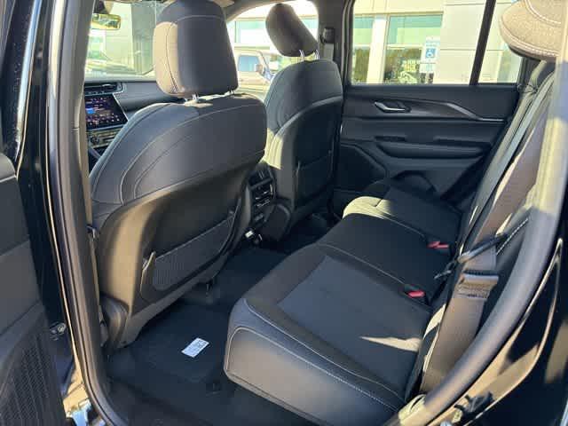 new 2025 Jeep Grand Cherokee car, priced at $40,457