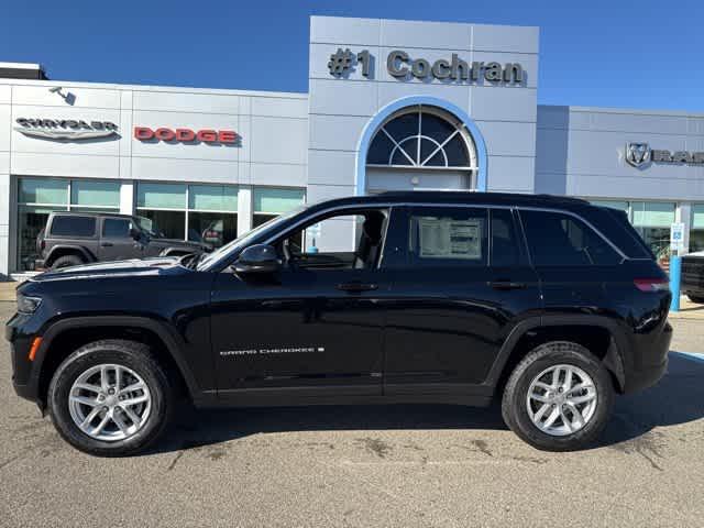 new 2025 Jeep Grand Cherokee car, priced at $40,457