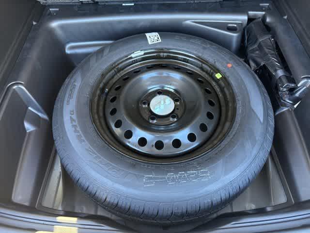 new 2025 Jeep Grand Cherokee car, priced at $40,457