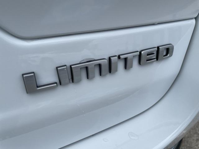 new 2025 Jeep Grand Cherokee car, priced at $53,653