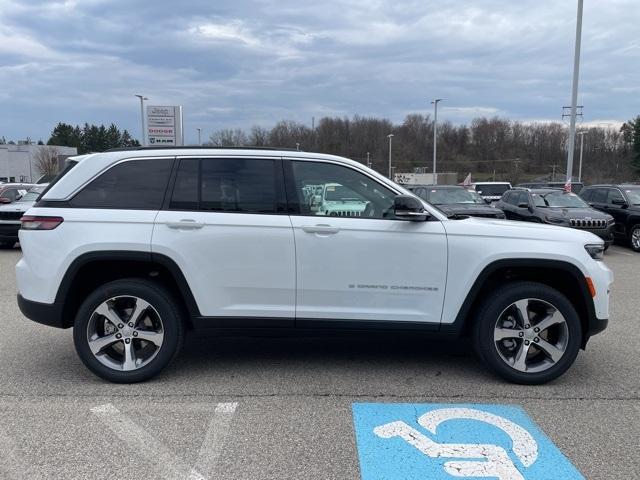new 2025 Jeep Grand Cherokee car, priced at $53,653